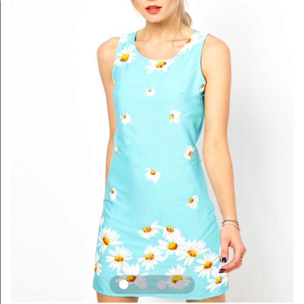 ASOS Yumi Floral Print Embellished Mini Shift Dress in Blue. Size 6. NWT.
